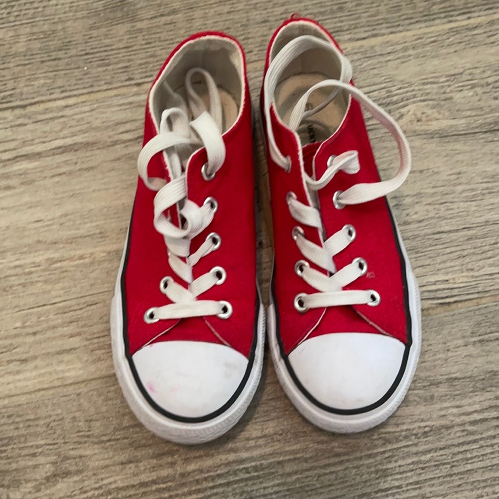 Cute knock off converse